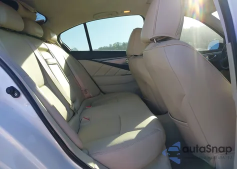 2015 Infiniti Q50 Premium z USA, uszkodzony, nr VIN JN1BV7AP1FM335156